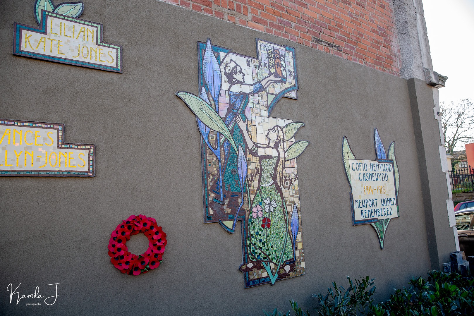 mosaic celebrating women during WW1