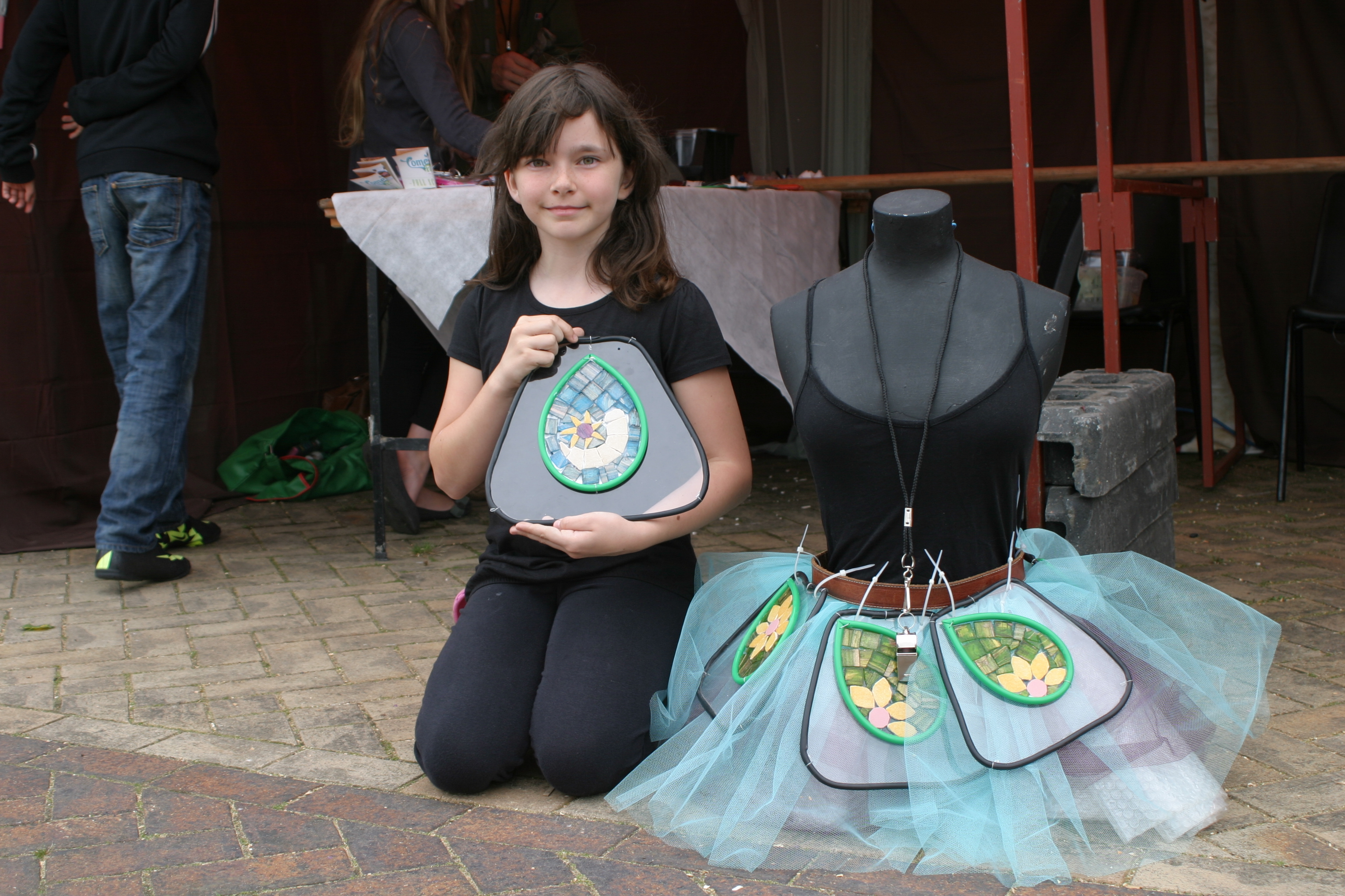 girl with mosaic clothes to wear